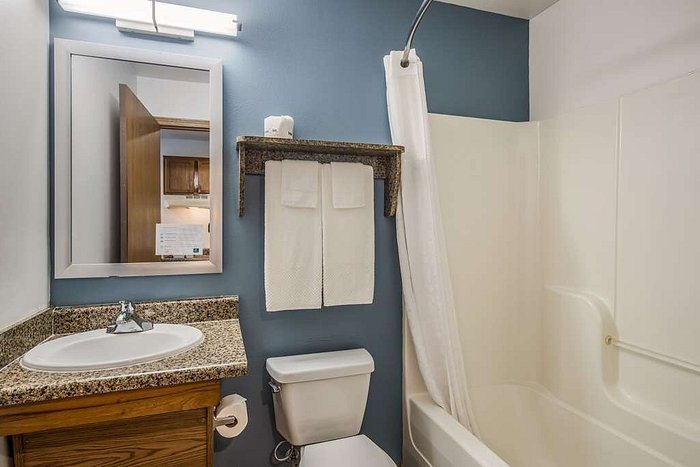 Tallahassee RV Park — Bathroom