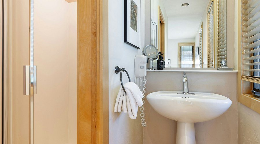 Tamaracks Resort — Bathroom