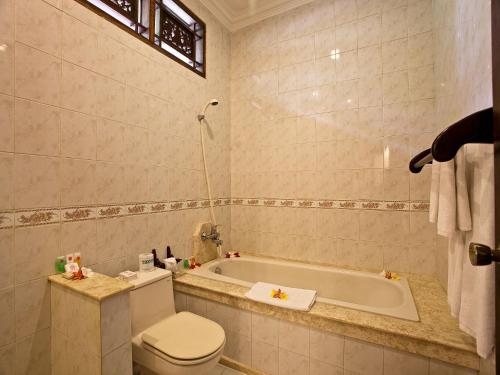 Tamukami Hotel — Bathroom