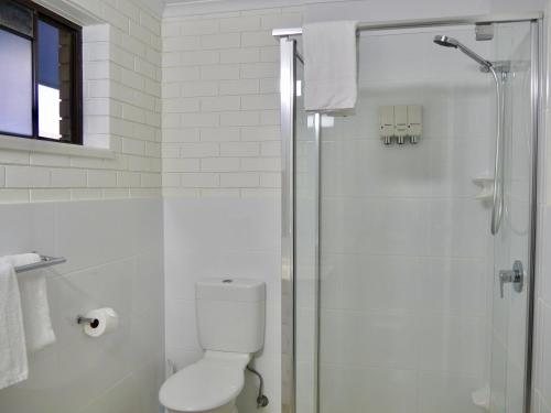 Tannum on the Beach Motel — Bathroom