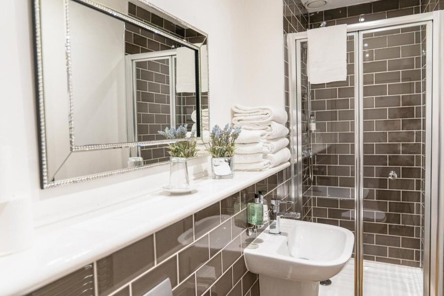 Tantallon Place Bed and Breakfast — Bathroom