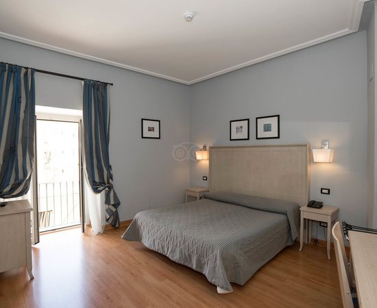 Taormina Hotel — Guest room