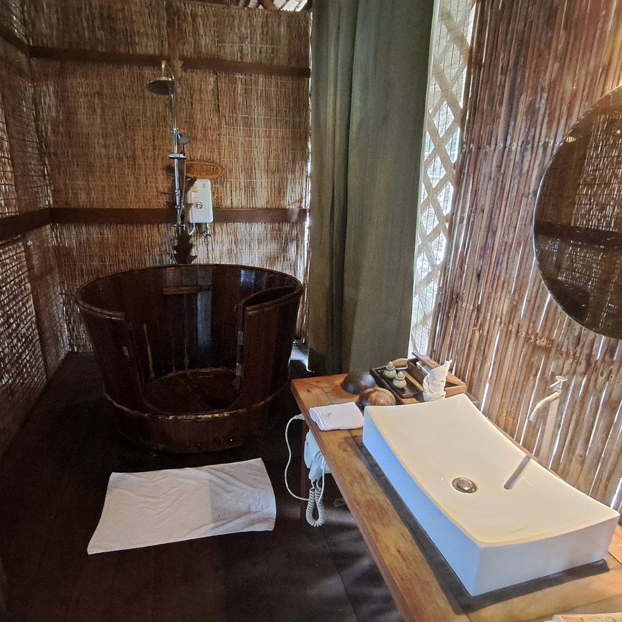 Tatai Riverfront Resort — Bathroom