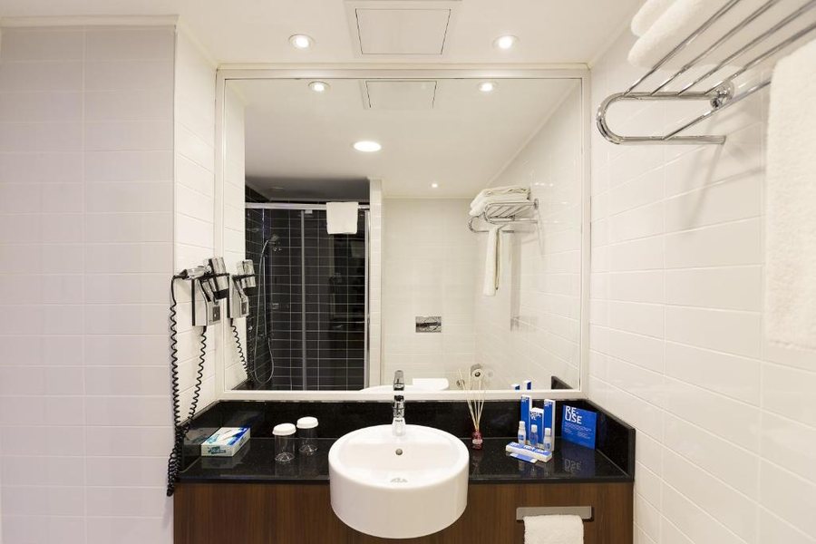 Taxim Hill Hotel Istanbul — Bathroom