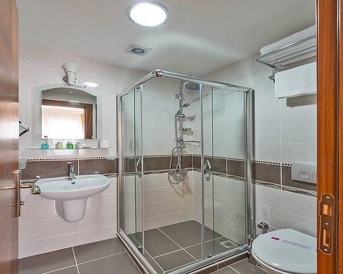 Taxim Lounge Hotel Istanbul — Bathroom