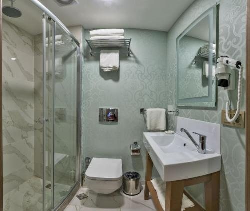 Taximist Hotel Istanbul — Bathroom