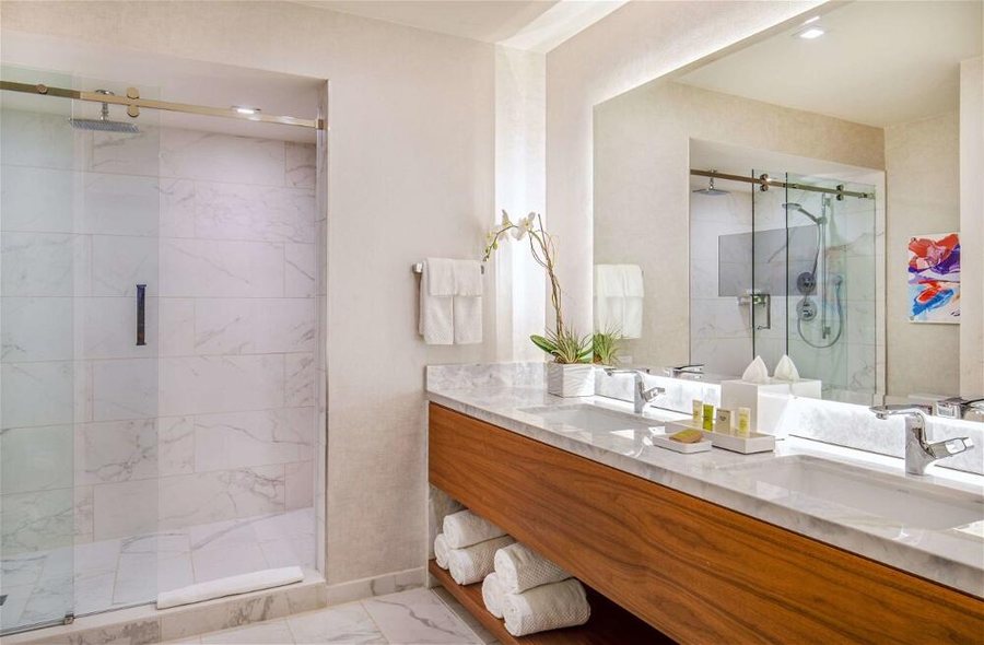 TB Hotel Downtown Miami Miami Florida — Bathroom