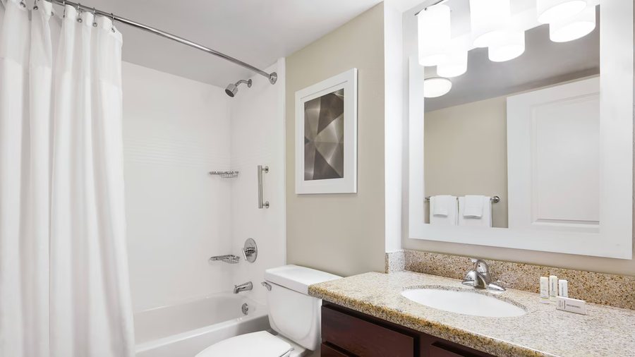 Tempe by the Mall Phoenix Airport Hotel — Bathroom