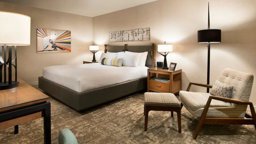 Tempe Mission Palms a Destination by Hyatt Hotel — Guest room