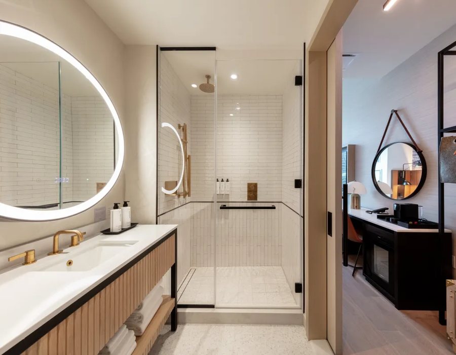 Tempo By Hilton Raleigh Downtown — Bathroom