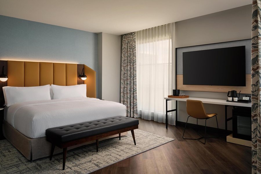 Tempo by Hilton Savannah Historic District — Guest room