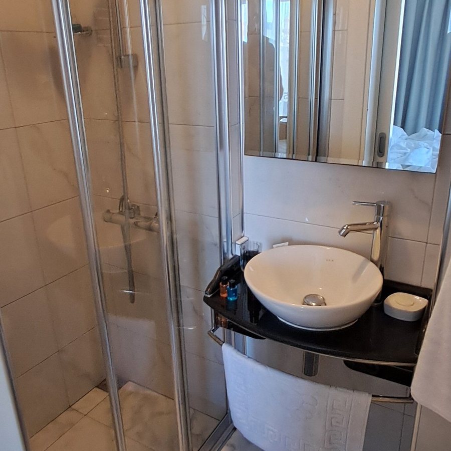 Ten Rooms Istanbul Istanbul — Bathroom