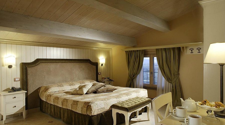 Tenuta Del Perugino Agriturismo — Guest room