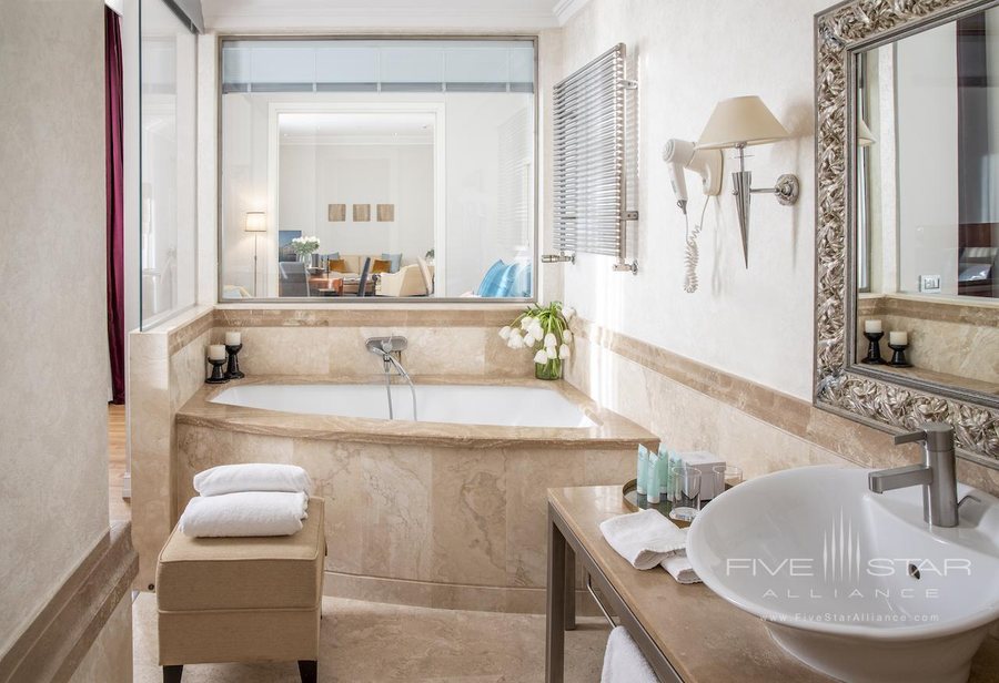TERME DI SATURNIA NATURAL DESTINATION — Bathroom