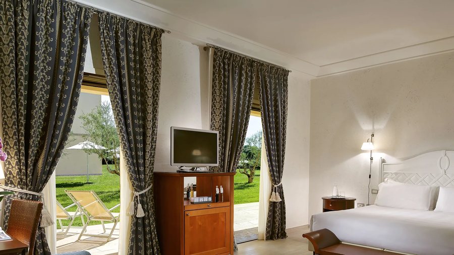 TERME DI SATURNIA NATURAL DESTINATION — Guest room