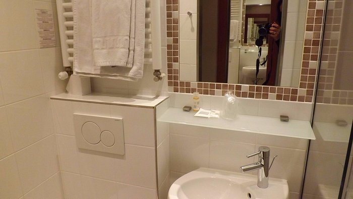 Terminus Orleans — Bathroom