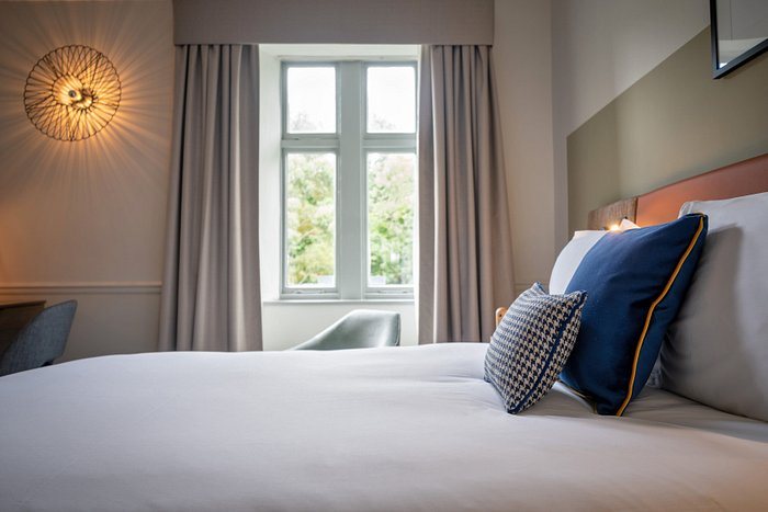 Terrace Hotel — Guest room