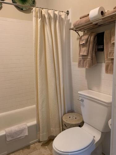 Terrell House Bed Breakfast — Bathroom