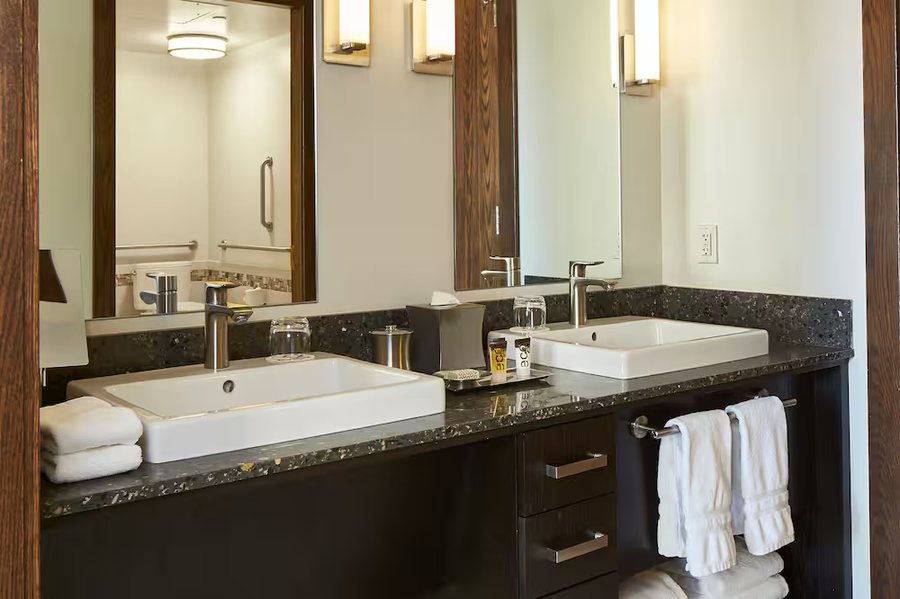 Tetherow Resort — Bathroom