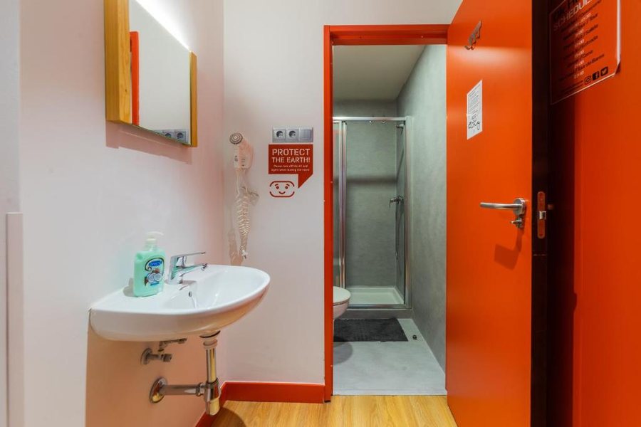 THC Bergantin Hostel — Bathroom