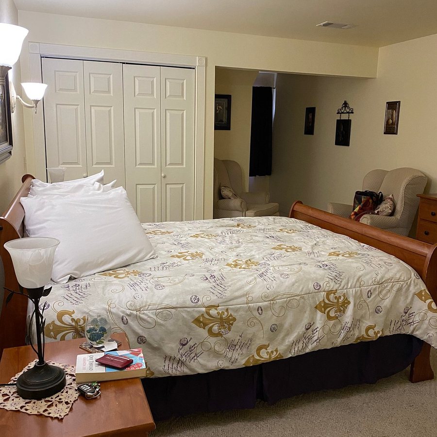 The Abbe House Inn — Guest room