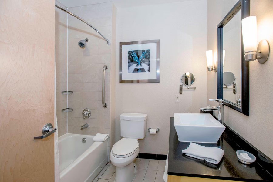 The Abriendo Inn — Bathroom