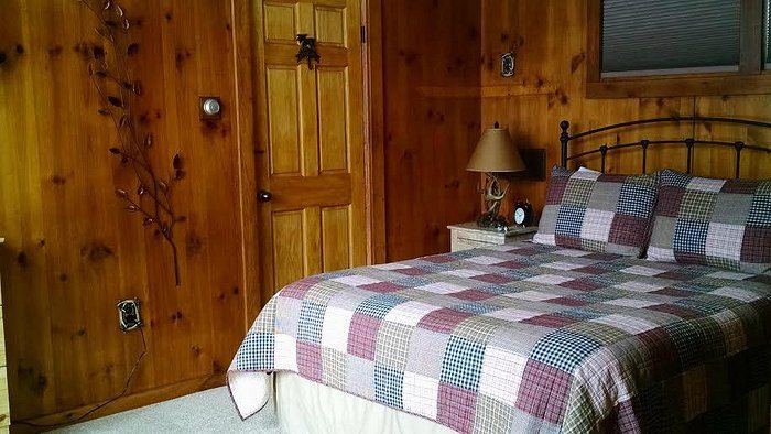 The Adirondack Inn — Guest room