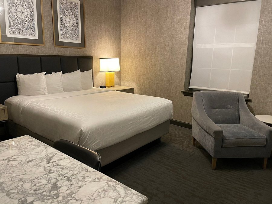 The Admiral Hotel — Guest room