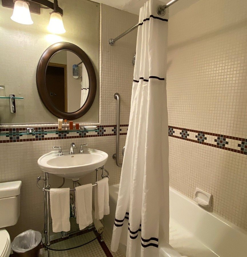 The Ahwahnee Yosemite National Park California — Bathroom