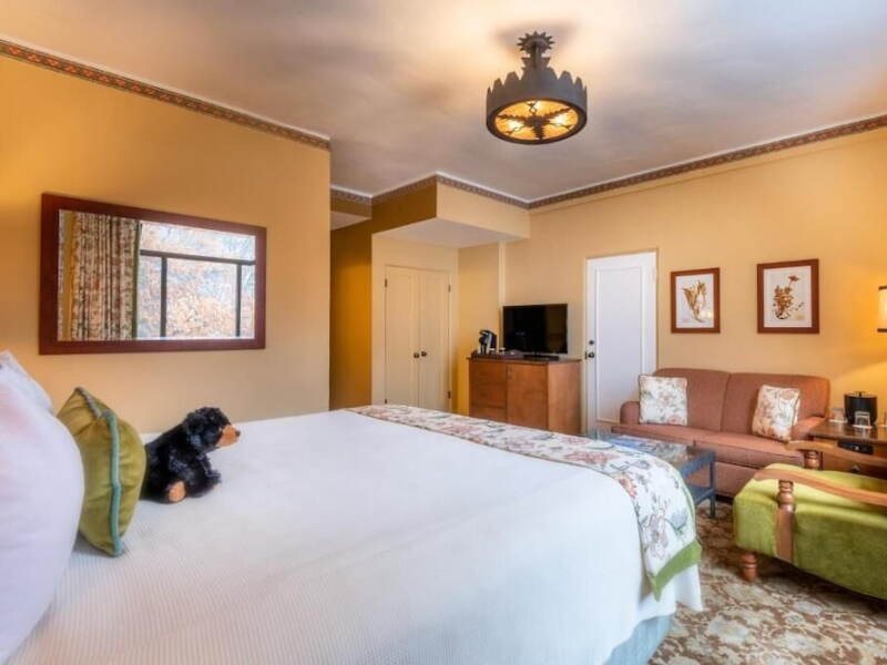 The Ahwahnee Yosemite National Park California — Guest room