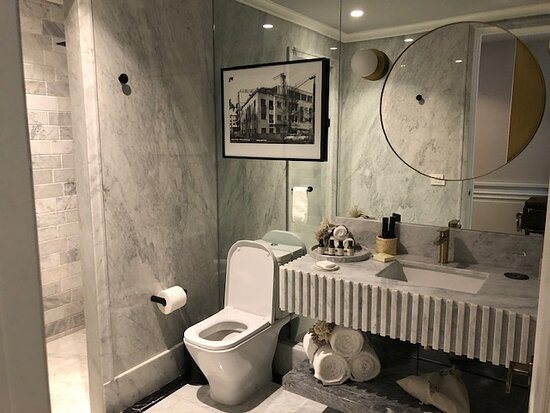 The Alest Hotel — Bathroom