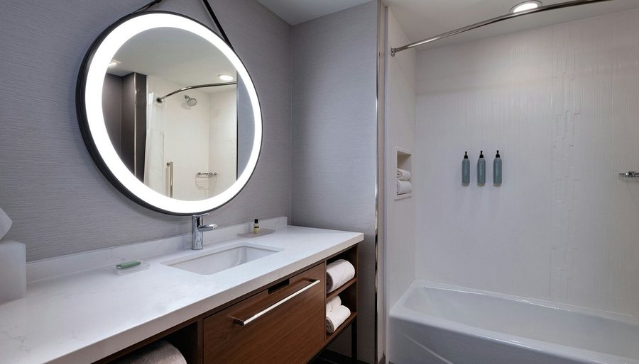 The Alexander At Creek Road — Bathroom