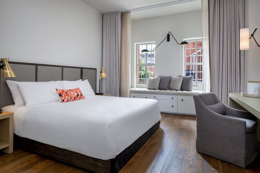 The Alida Savannah A Tribute Portfolio Hotel — Guest room