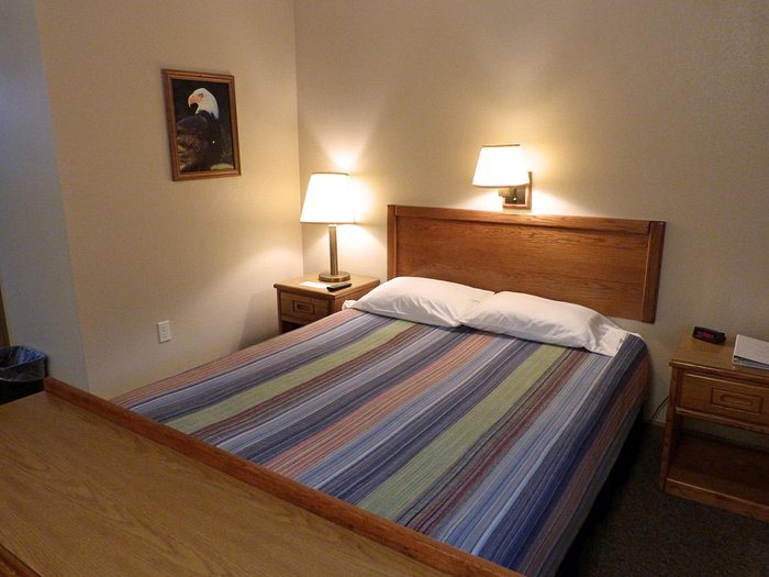The Alpine Motel — Guest room