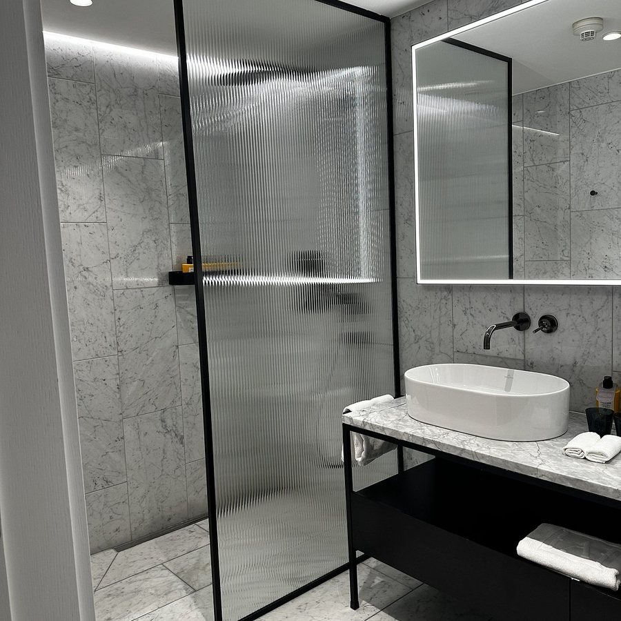 The Amauris Vienna — Bathroom