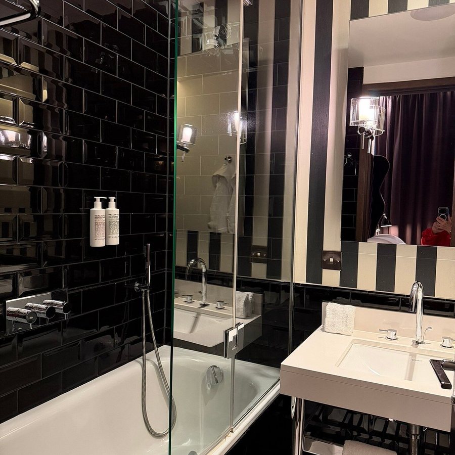The Ampersand Hotel — Bathroom