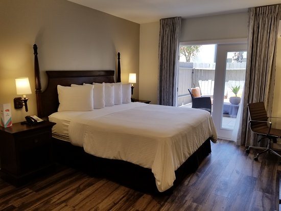 The Anaheim Hotel Anaheim California — Guest room