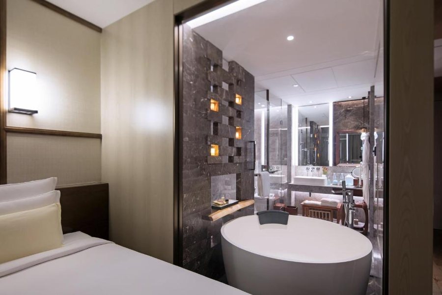 The Anandi Hotel And SPA Shanghai — Bathroom
