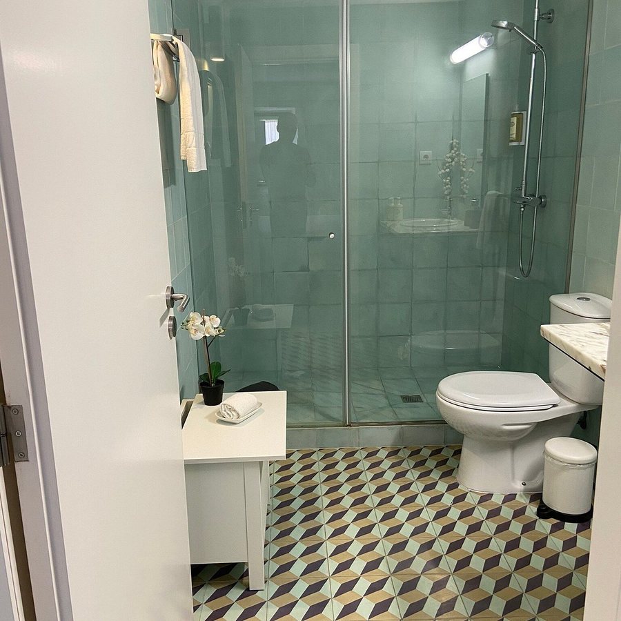 The Arc Carris Apartments — Bathroom