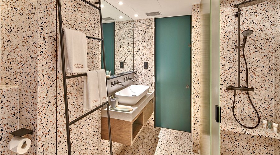 The Arca — Bathroom