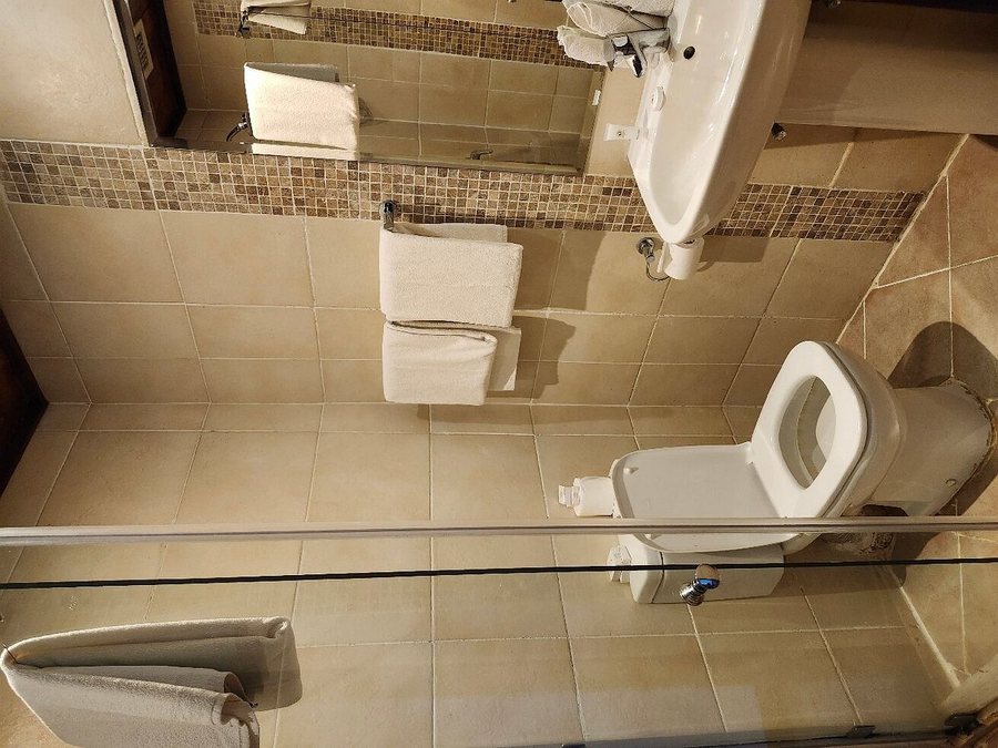 The Ark Lodge — Bathroom