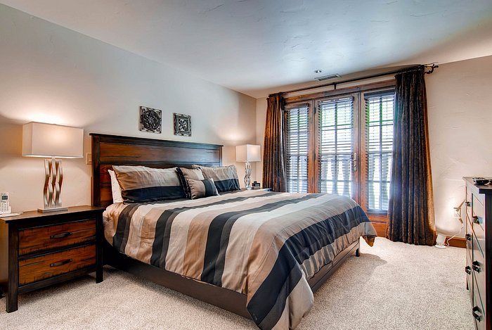 The Ascent by East West Hospitality — Guest room