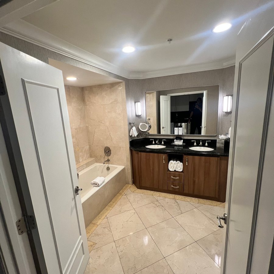 The Atlantic Hotel Spa — Bathroom