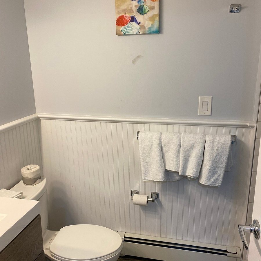 The Atlantic Motel — Bathroom