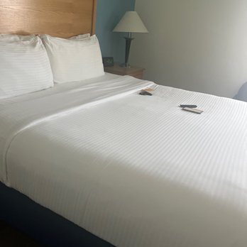 The Atrium Resort — Guest room