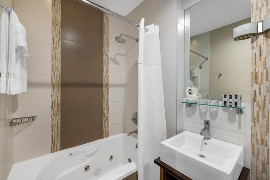 The Aura Hotel — Bathroom