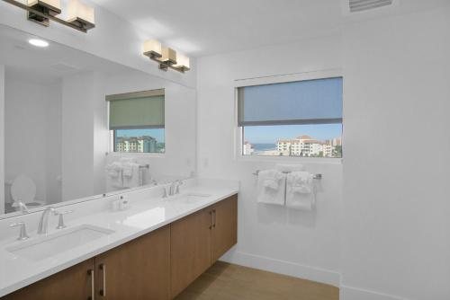 The Avalon Club — Bathroom
