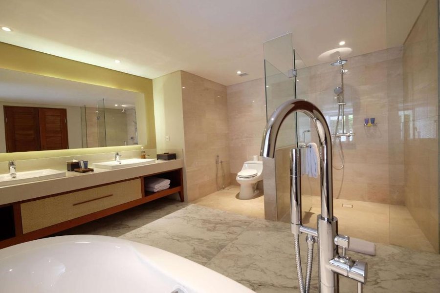 The Bandha Hotel Suites — Bathroom