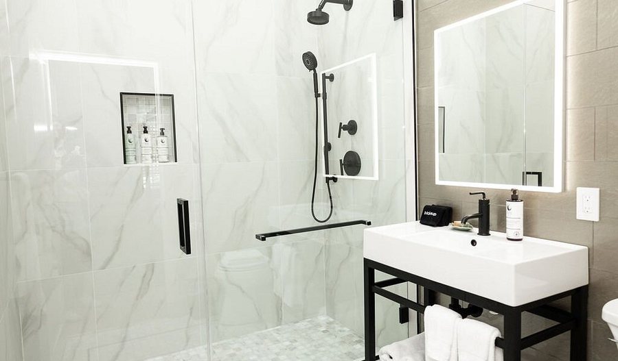 The Banyan Resort — Bathroom