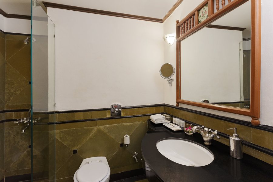 The Banyan Retreat by Excel Hotels Resorts — Bathroom